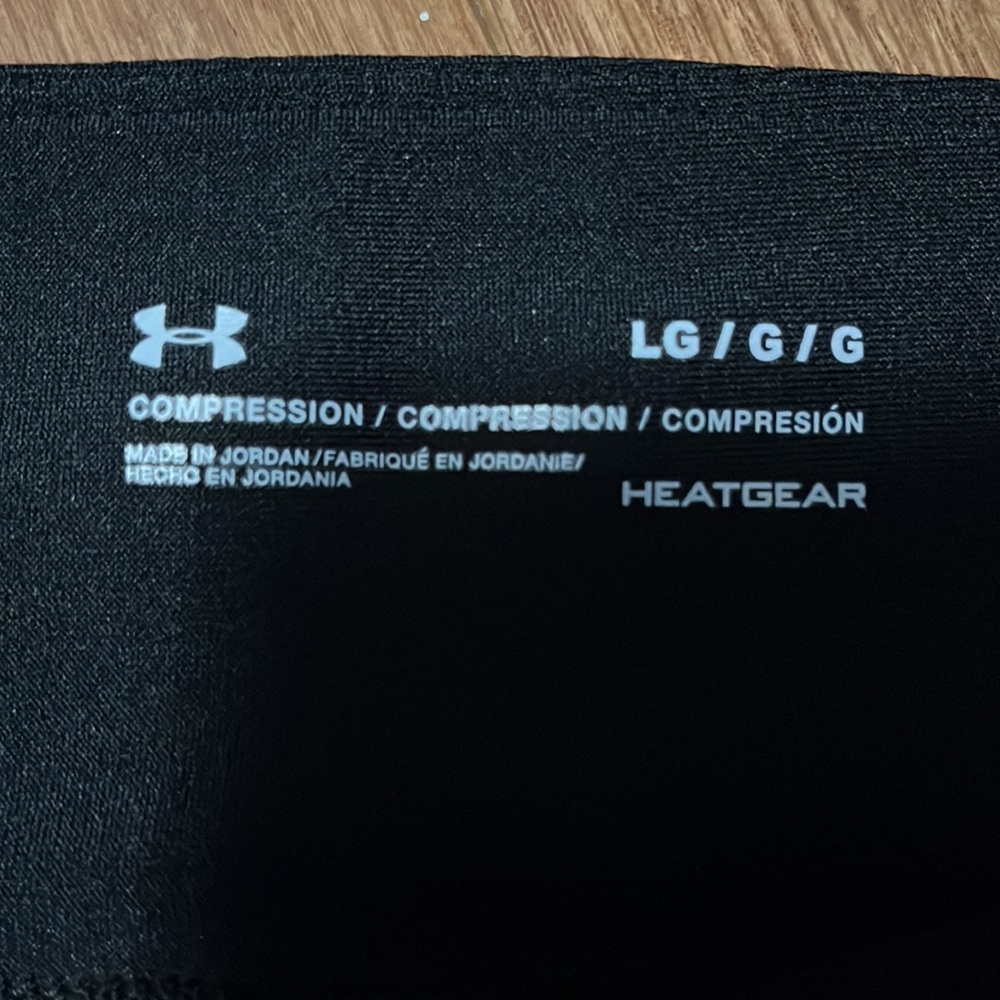 Under Armor Compression Capri Length Leggings - image 4